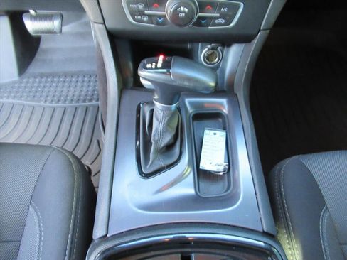 Used 2018 Dodge Charger SXT w/ Blacktop Package image 21
