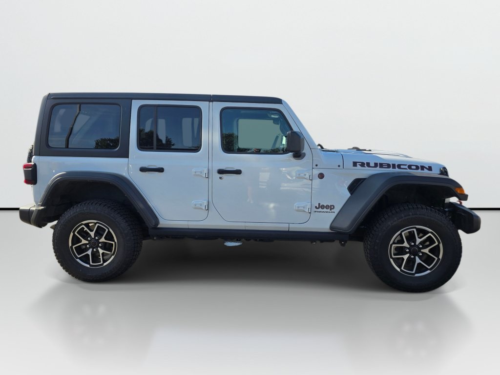 Used 2025 Jeep Wrangler Unlimited Rubicon AWD/4WD image 6