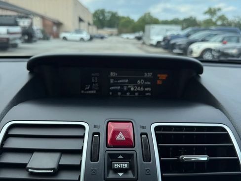 Used 2017 Subaru Forester 2.5i Premium AWD/4WD image 28