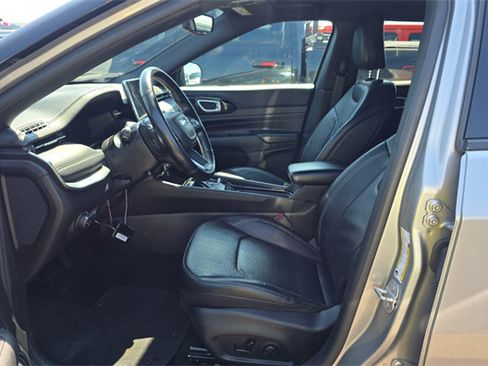 Used 2022 Jeep Compass High Altitude AWD/4WD image 10