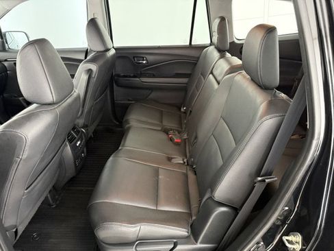Used 2016 Honda Pilot Touring image 19