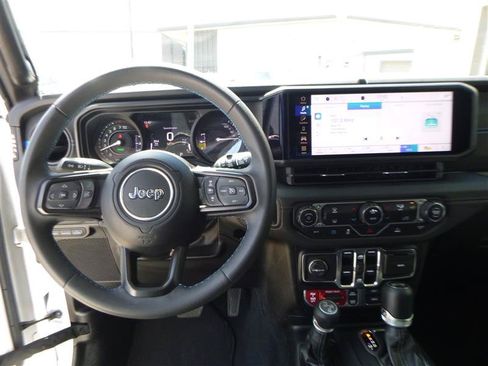 Used 2024 Jeep Wrangler Unlimited Rubicon 4xe AWD/4WD image 10