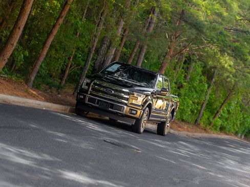 Used 2017 Ford F150 King Ranch w/ Equipment Group 601A Luxury AWD/4WD image 46