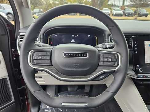 Used 2024 Jeep Wagoneer L Series II image 23