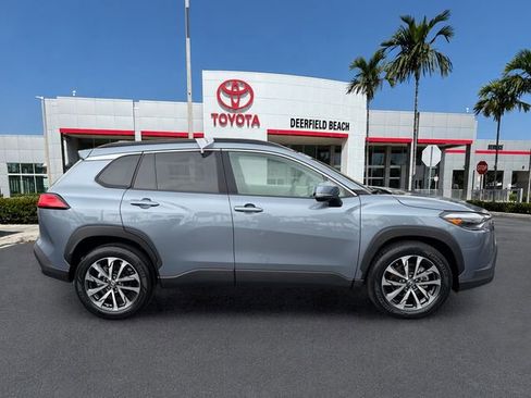 Used 2023 Toyota Corolla Cross XLE FWD image 6