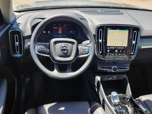 Used 2025 Volvo XC40 B5 Plus w/ Climate Package AWD/4WD image 9