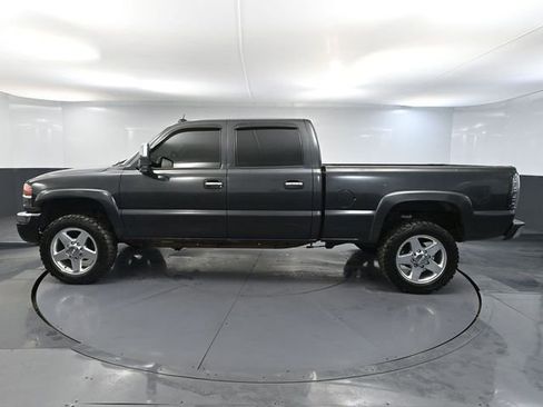 Used 2004 GMC Sierra 2500 SLT w/ Heavy-Duty Power Package image 9