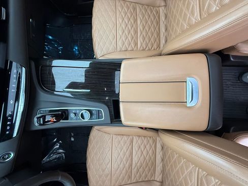 Used 2021 Cadillac Escalade Premium Luxury AWD/4WD image 48
