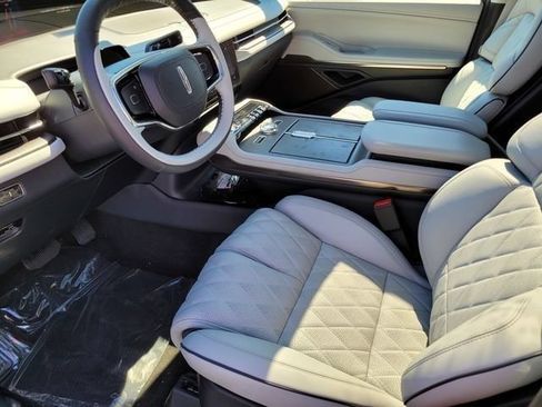 New 2026 Lincoln Navigator L Black Label AWD/4WD image 36