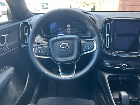 Certified 2025 Volvo XC40 B5 Plus image 17