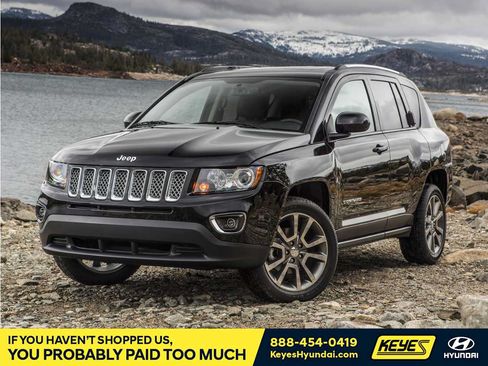 Used 2017 Jeep Compass Latitude FWD image 1
