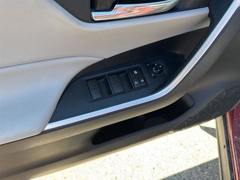 Used 2020 Toyota RAV4 XLE w/ Convenience Package image 16