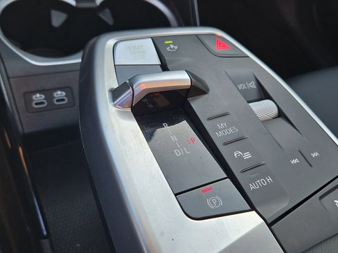 Used 2025 BMW X2 xDrive28i w/ Premium Package image 16