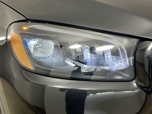 Used 2022 Mercedes-Benz GLS 450 4MATIC image 42