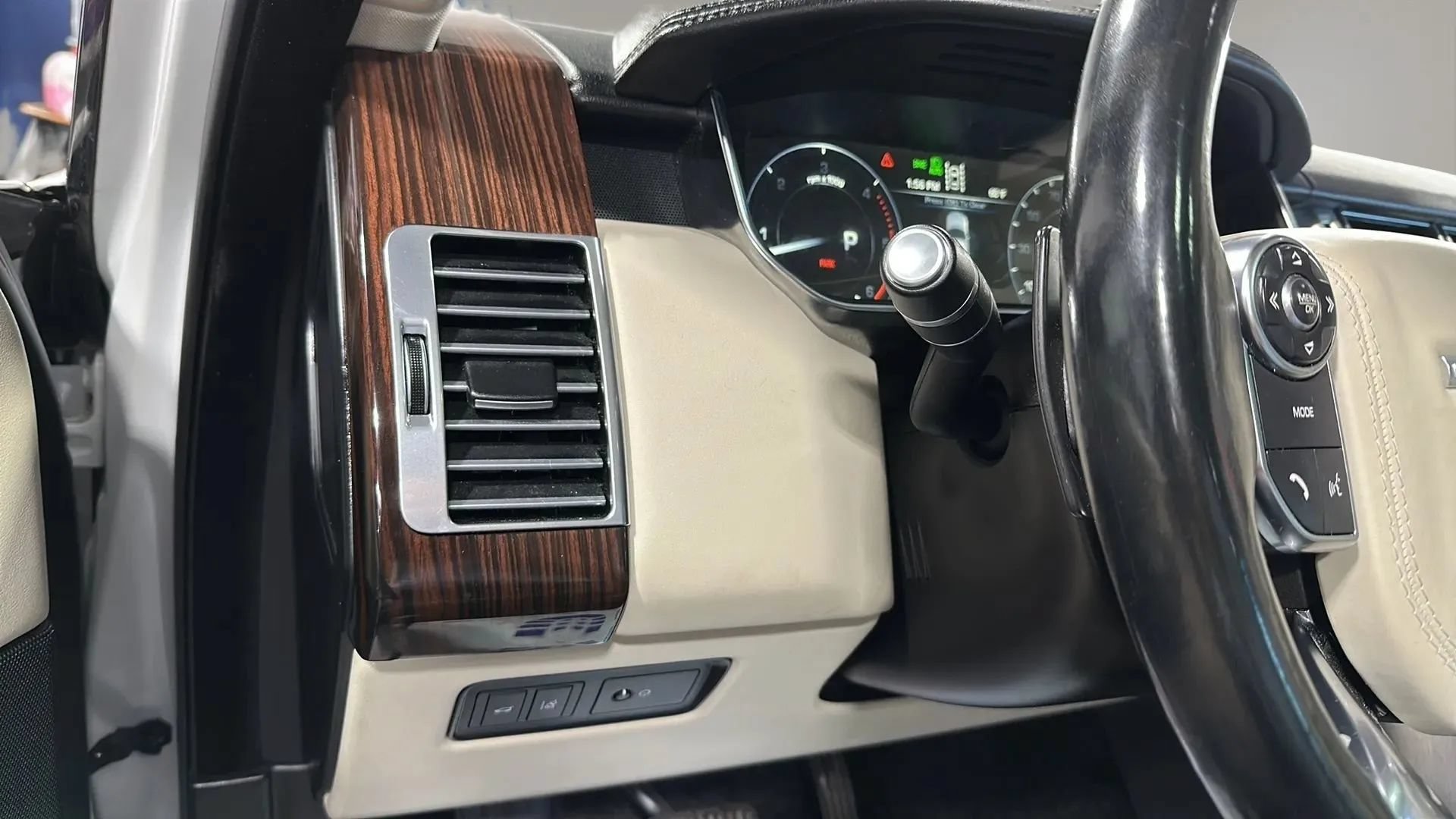Used 2016 Land Rover Range Rover HSE AWD/4WD image 30