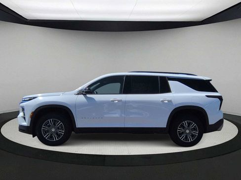 Used 2025 Chevrolet Traverse LT AWD/4WD image 5