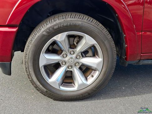 Used 2019 RAM 1500 Limited RWD image 9