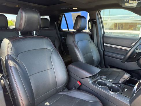 Used 2018 Ford Explorer Sport w/ Equipment Group 401A AWD/4WD image 26