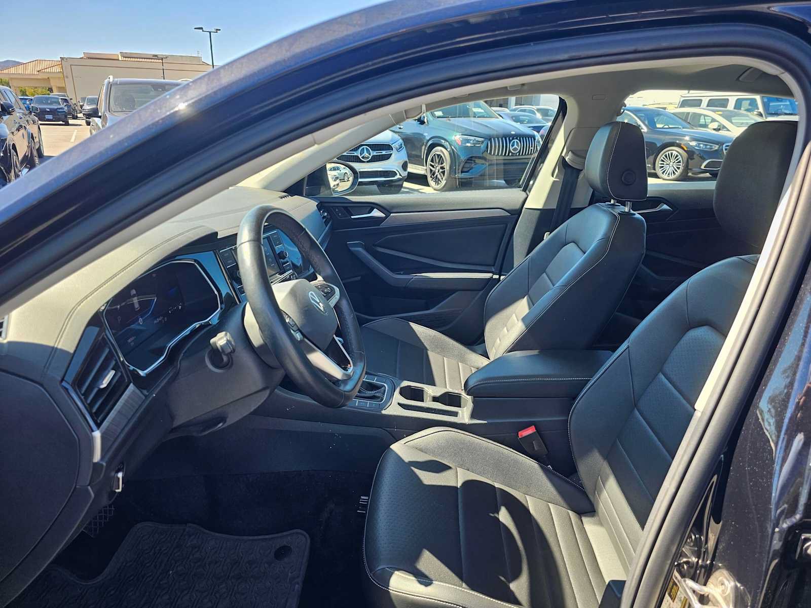 Used 2023 Volkswagen Jetta SE FWD image 20