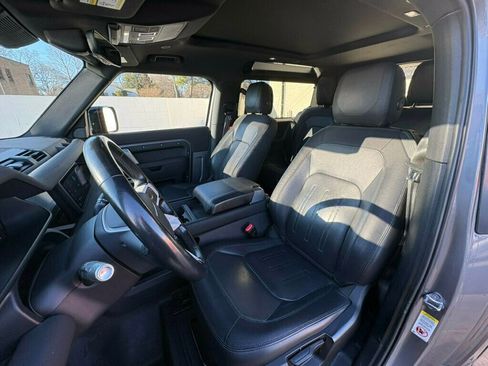 Used 2022 Land Rover Defender 90 X-Dynamic S image 10