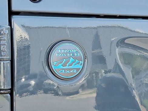 Used 2025 Jeep Wrangler Unlimited Sahara w/ Safety Group AWD/4WD image 31
