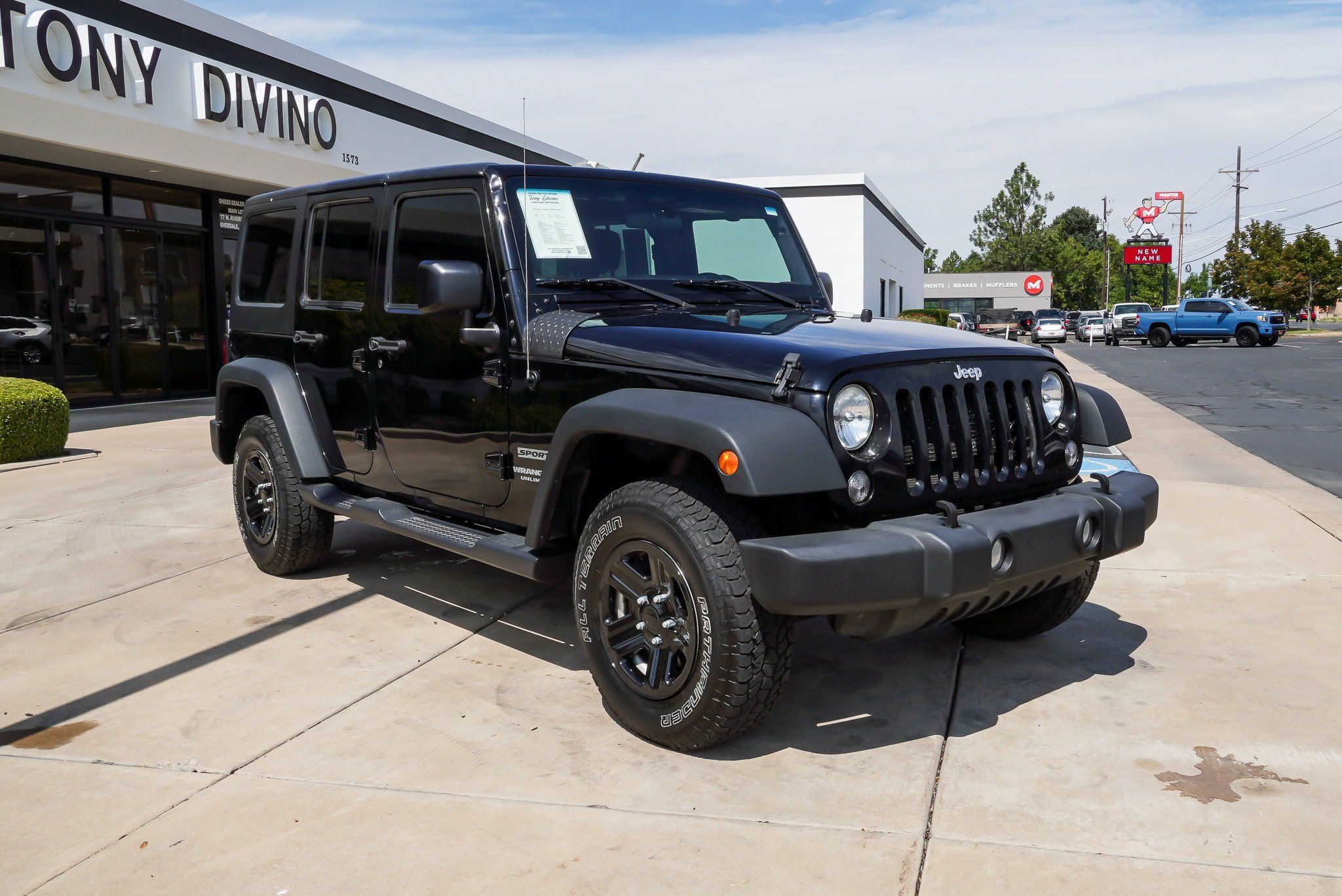 Used 2017 Jeep Wrangler Unlimited Sport w/ Max Tow Package AWD/4WD image 2