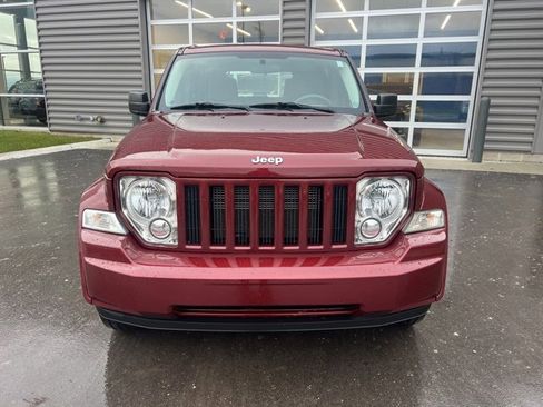 Used 2009 Jeep Liberty Sport image 2