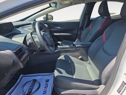 Used 2024 Toyota Prius Prime FWD image 11