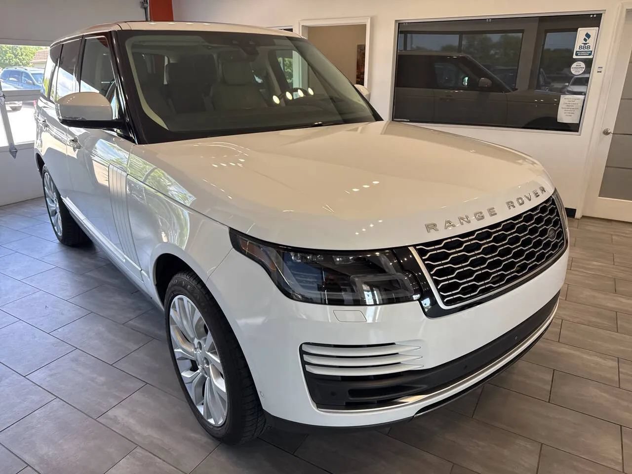 Used 2018 Land Rover Range Rover HSE AWD/4WD image 12
