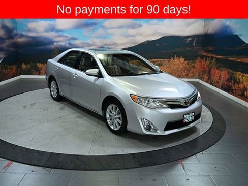 Used 2012 Toyota Camry SE image 2