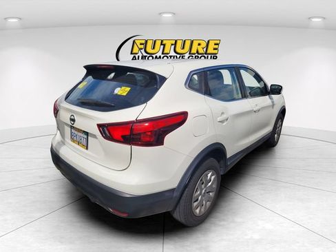 Used 2019 Nissan Rogue Sport S FWD image 3