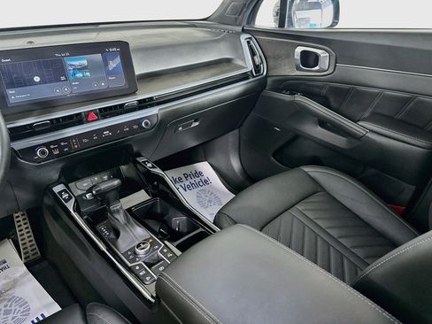 Certified 2024 Kia Sorento SX Prestige AWD/4WD image 24