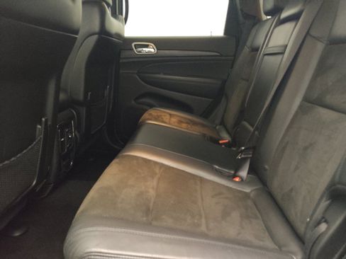 Used 2020 Jeep Grand Cherokee Altitude RWD image 18