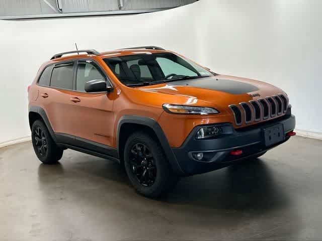 Used 2016 Jeep Cherokee Trailhawk AWD/4WD image 30