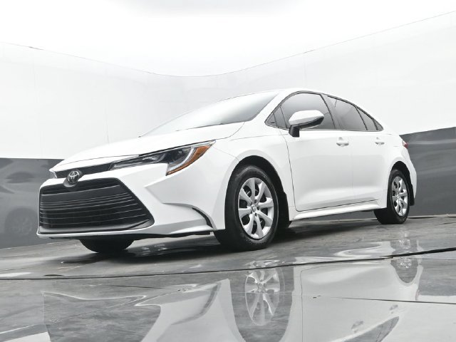 Used 2025 Toyota Corolla LE FWD image 23