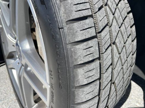 Used 2014 Mercedes-Benz E 550 4MATIC Sedan image 20