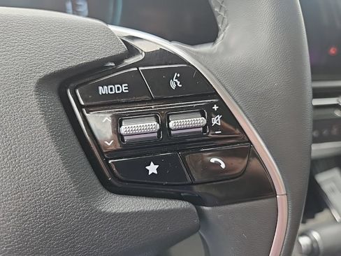 Used 2024 Kia Niro EX FWD image 43