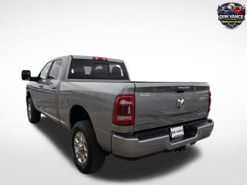 Used 2024 RAM 2500 Laramie AWD/4WD image 2