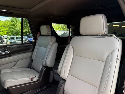 Used 2021 GMC Yukon SLT w/ SLT Premium Package AWD/4WD image 10