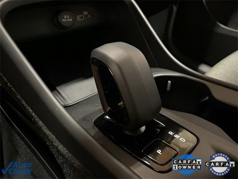 Used 2025 Volvo XC40 B5 Core image 47