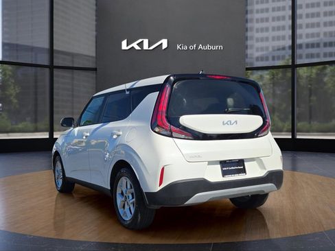 Used 2025 Kia Soul LX w/ LX Technology Package image 10