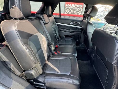 Used 2017 Ford Explorer XLT w/ Equipment Group 202A image 14