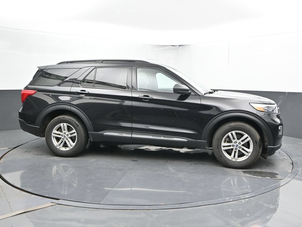 Used 2024 Ford Explorer XLT w/ Equipment Group 202A AWD/4WD image 3
