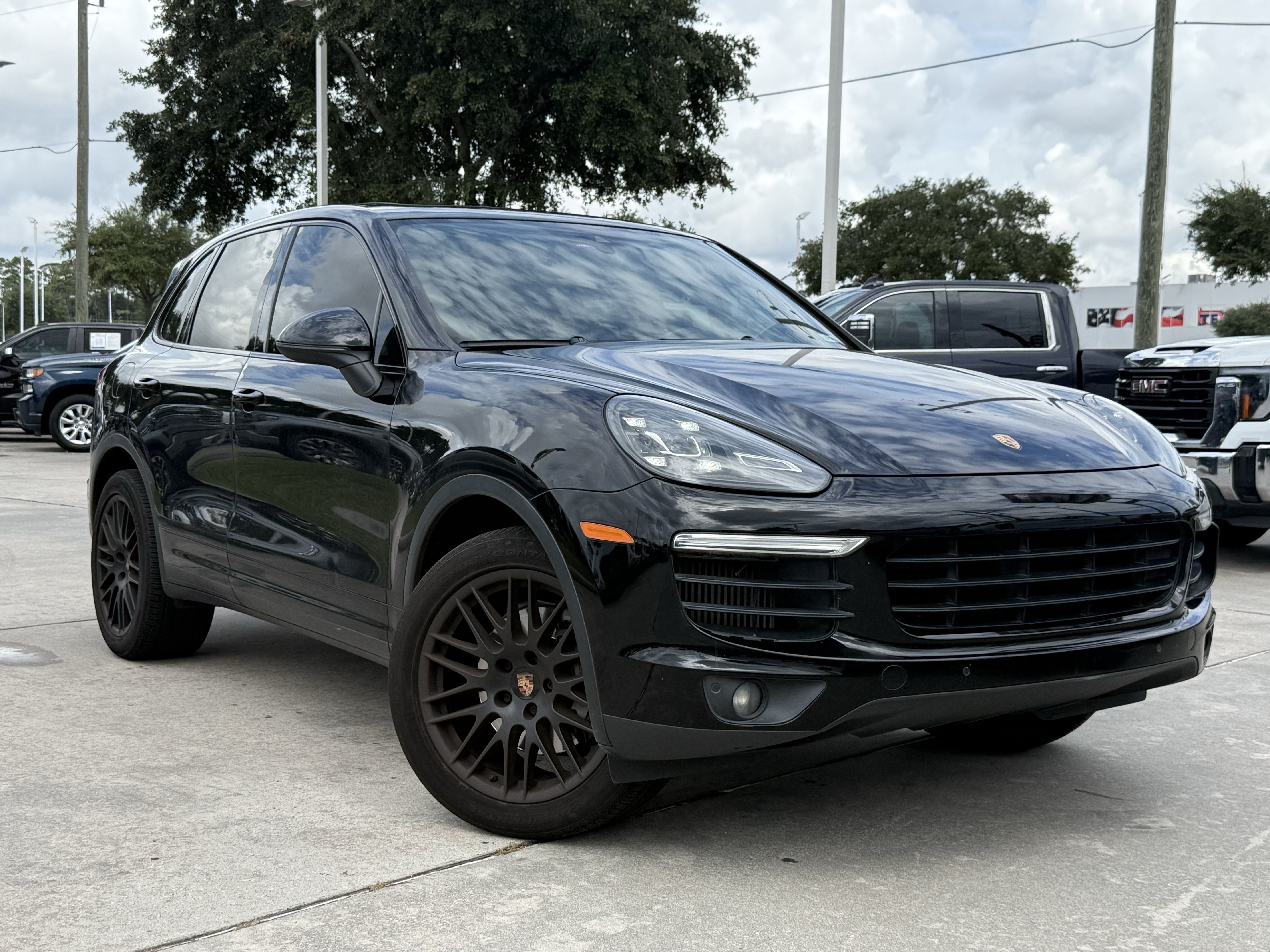 Used 2016 Porsche Cayenne S AWD/4WD image 2