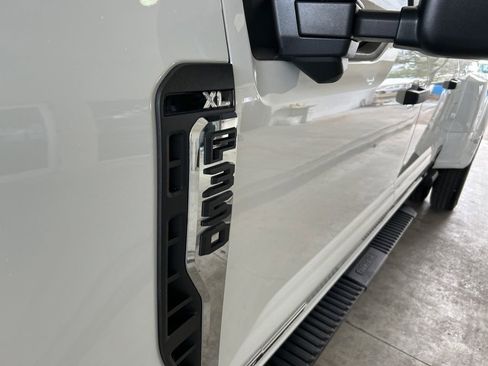 Used 2024 Ford F350 XL w/ 360-Degree Camera Package AWD/4WD image 13