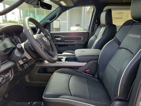 New 2026 RAM 2500 Laramie AWD/4WD image 12