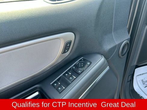 Used 2026 Ford Expedition Active AWD/4WD image 11