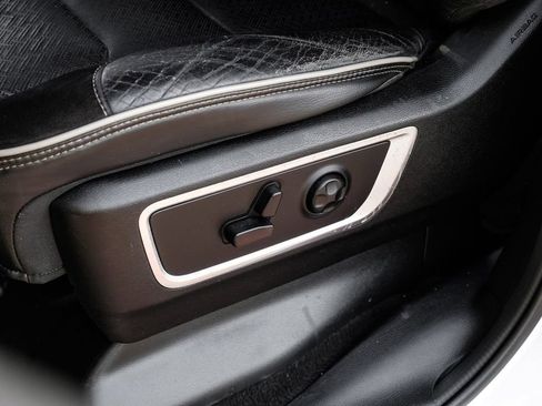 Used 2019 RAM 1500 Laramie image 34