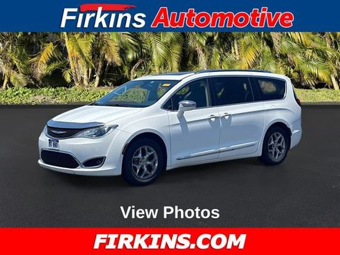 Used 2019 Chrysler Pacifica Limited FWD image 1