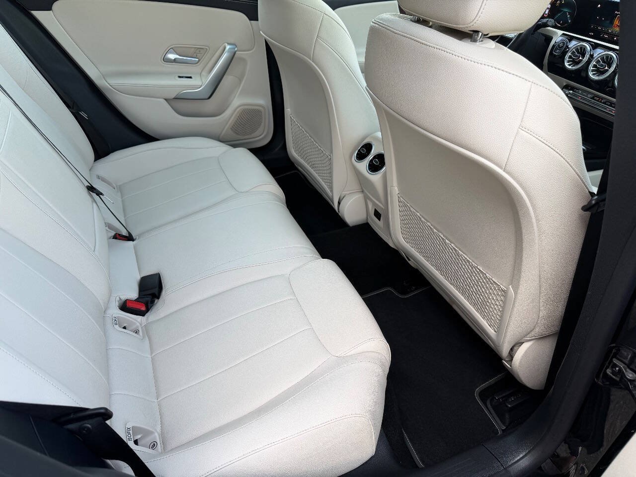 Used 2023 Mercedes-Benz CLA 250 4MATIC w/ Premium Package image 21